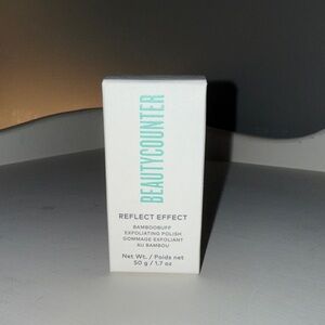 Beautycounter Reflect Effect Exfoliating Polish in White with Teal Text